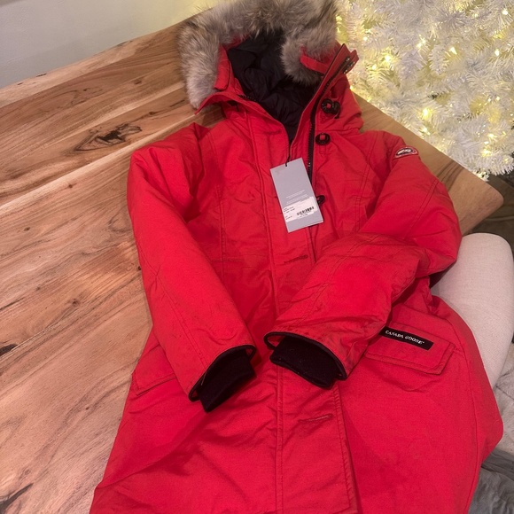 CANADA GOOSE NEVER BEEN WORN ROSSCLAIR PARKA - Picture 1 of 4